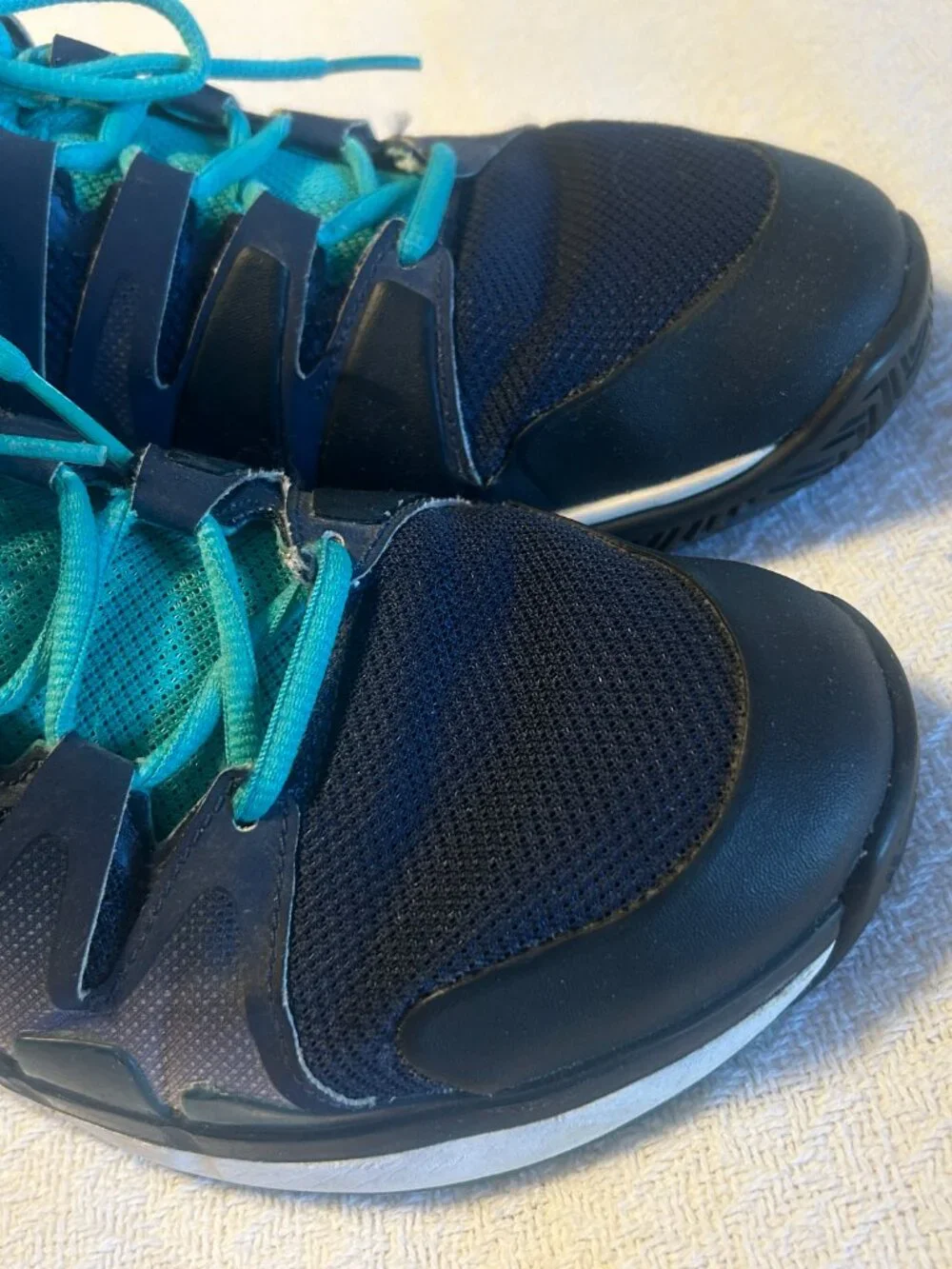 Nike Women's Size 11 Athletic Shoes - Picture 7 of 8